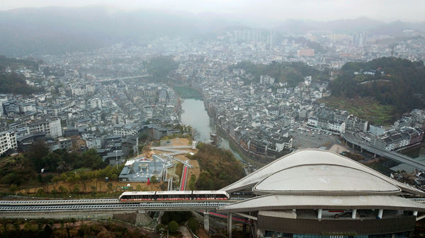 新春走基層丨&ldquo;小&rdquo;場(chǎng)景涌動(dòng)經(jīng)濟(jì)&ldquo;大&rdquo;能量&mdash;&mdash;小店、小廠、小站、小村探訪記