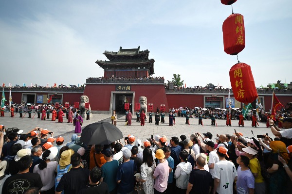 收客、服務(wù)&ldquo;兩張皮&rdquo;　旅游團(tuán)層層分包躲監(jiān)管