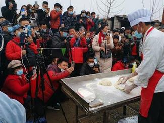 流量變&ldquo;流毒&rdquo;　部分自媒體蹭流量蹭出一地雞毛